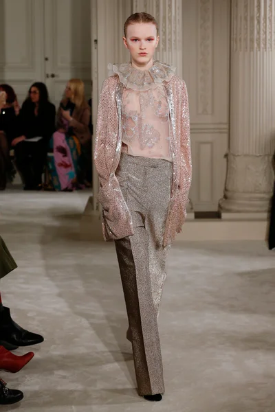 Look 43